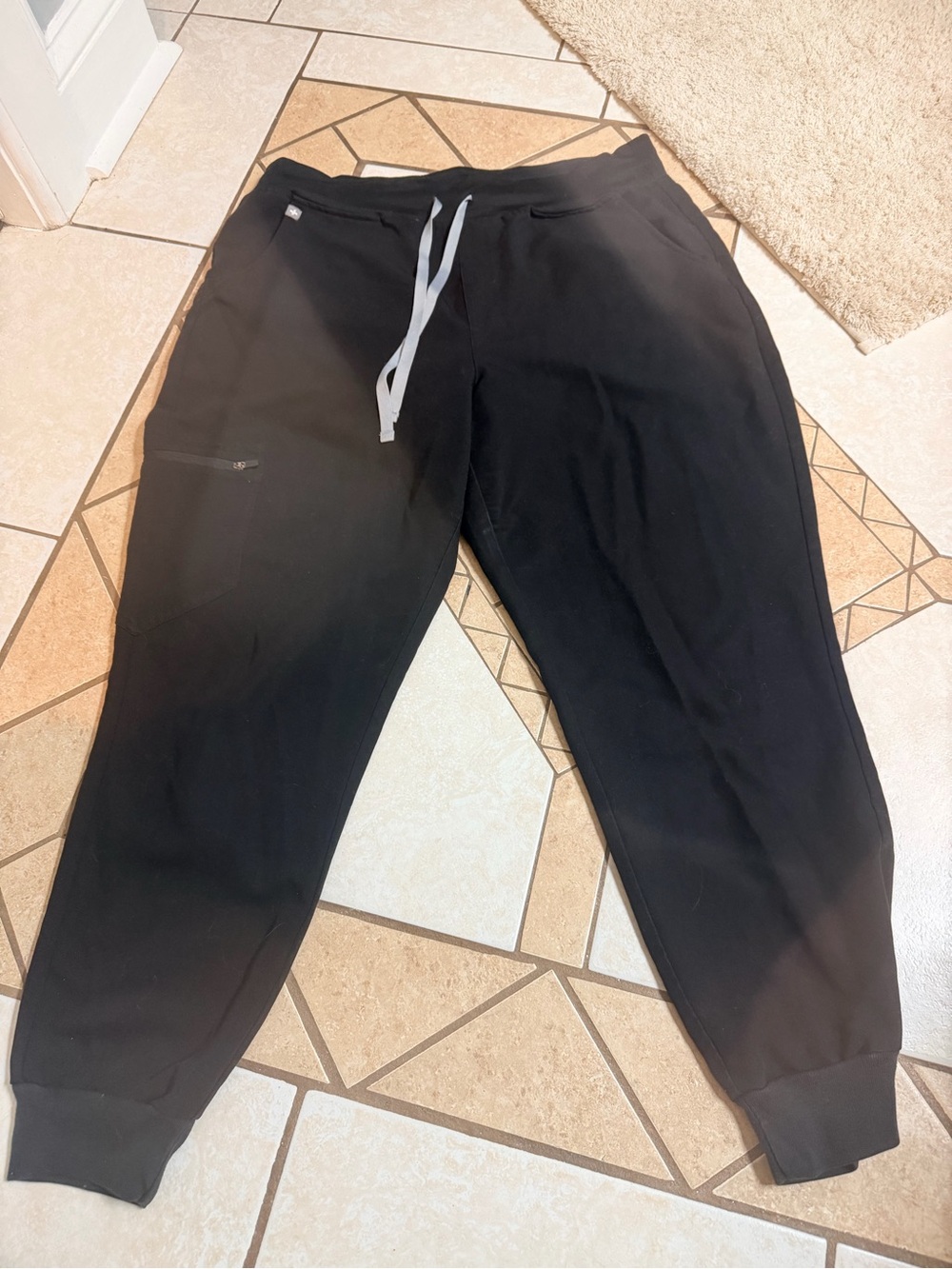FIGS High Waisted Zamora Jogger Scrub Pants Black Large Petite L/P